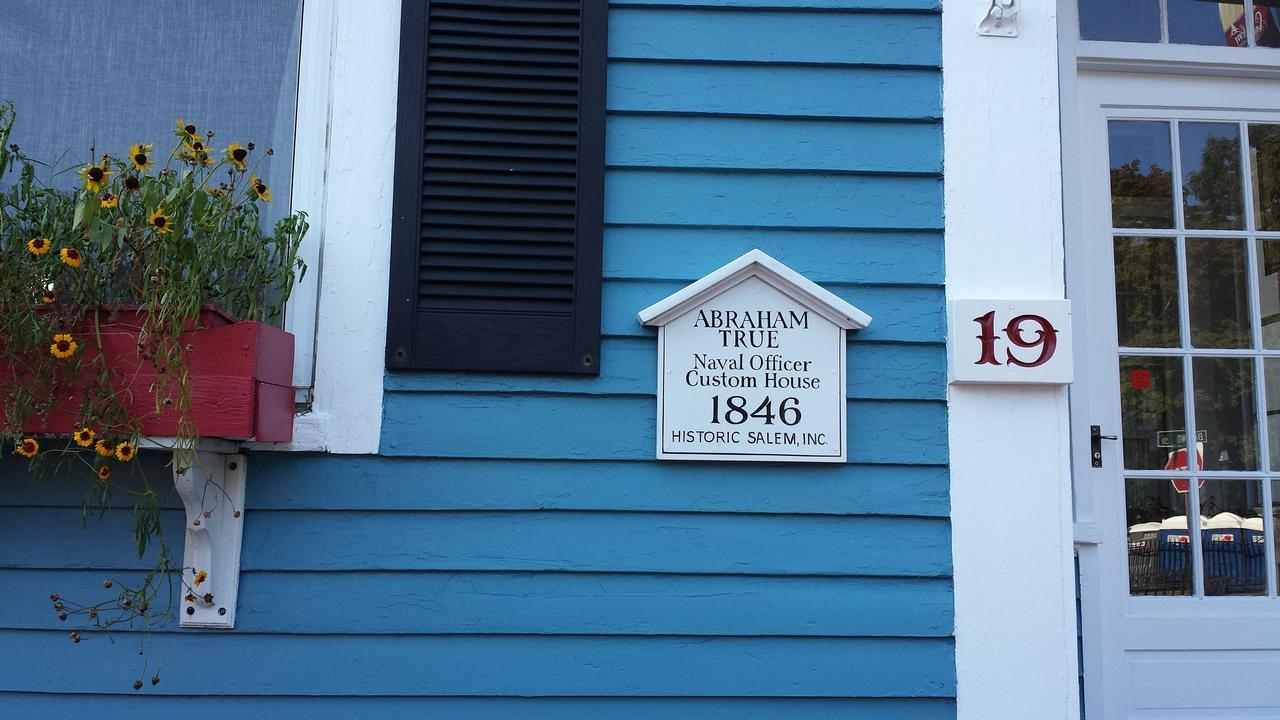 Stepping Stone Inn Salem Exterior photo
